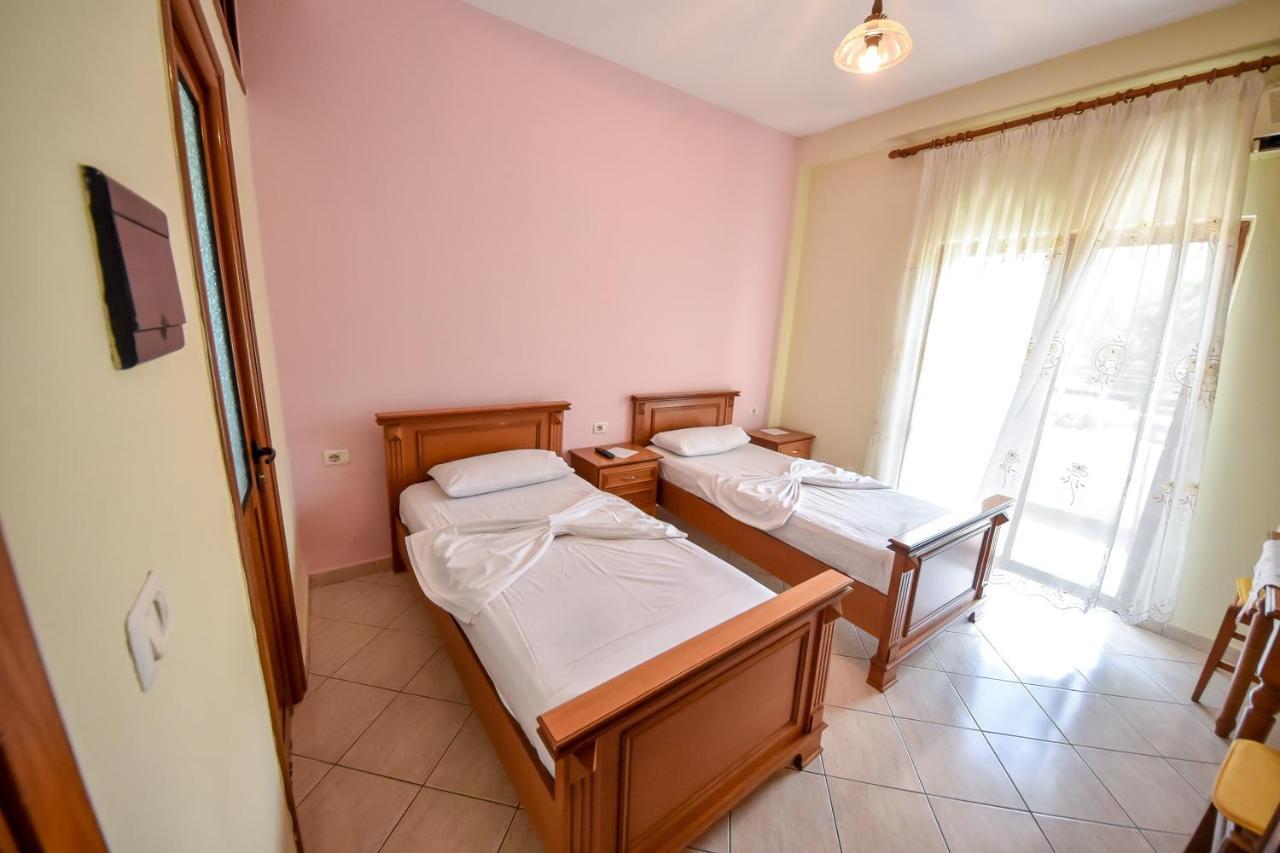 Double Room In Hotel Geraldo Kakavije 외부 사진
